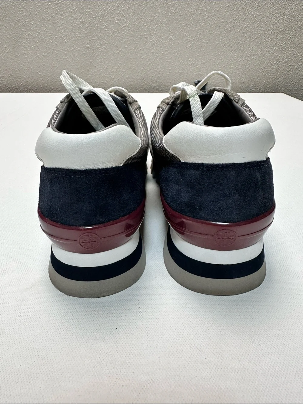 Tory Burch Women’s Sawtooth Logo Sneaker Tennis size 8.5 Leather Suede - Picture 8 of 13